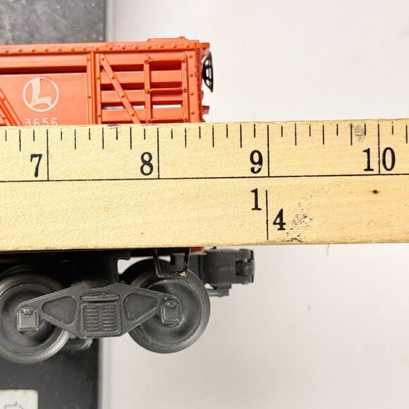 Lionel Vintage O Gauge 3656 Orange Cattle Train Car W/ Moving Doors Postwar - Picture 6 of 8